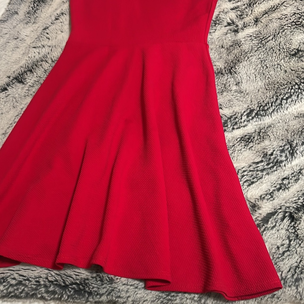 Red Dress - Picture 3 of 9